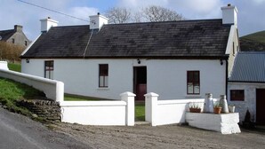 Unclassified image, 2 of 21, button - Griffins Holiday Cottage (Murreagh)