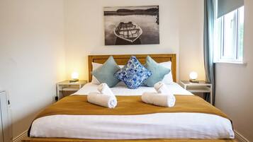 3 slaapkamers, een strijkplank/strijkijzer, wifi, beddengoed