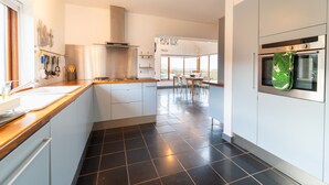 Private kitchen - Great Blasket, Dunquin (Dunquin)