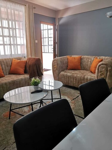 Executive 2 bedroom unit,near the Biggest Mall Rupa mall with 1 bedroom ensuite 