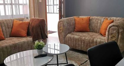 Executive 2 bedroom unit,near the Biggest Mall Rupa mall with 1 bedroom ensuite