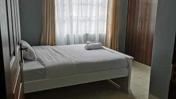 2 bedrooms, iron/ironing board, WiFi, bed sheets