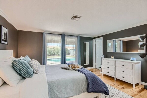 3 bedrooms, desk, iron/ironing board, WiFi