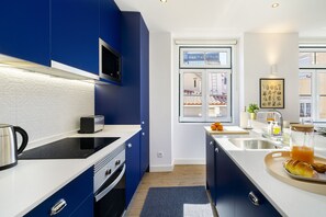 Apartment (Carrião 31 1D (4)) | Eigene Kochnische | Wasserkocher
