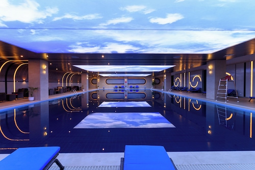 Rumanza by Pearl Continental