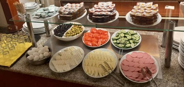 Tägliches inbegriffenes Frühstücksbuffet