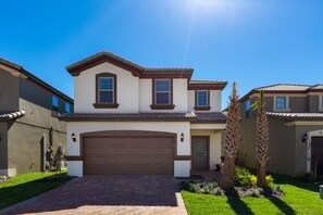 House, Accessible | 6 bedrooms - Bright Elegant Home at Solterra Resort Sol103 (Davenport)