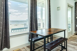 Dining - Beautiful Sunrises & Sandy Sea Views, Relax! (Freeport)