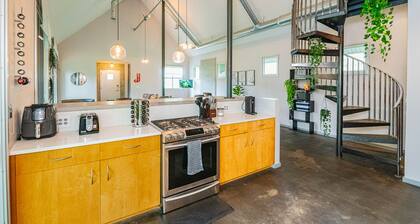 Unique; Modern; Spiral Staircase; Loft; Near IU; Whirlpool Tub; Natural Light