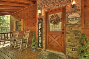 Exterior detail - Beautiful mountain view at this Ellijay, pet friendly cabin with a hot tub, firepit and tons of deck space! WiFi too (Ellijay)