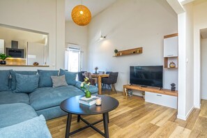 Casa Confort | Zona de estar | Una Smart TV, Netflix, una mesa de tenis de mesa, servicios de streaming