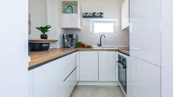 Maison Confort | Coin séjour | TV connectée, Netflix, table de tennis de table, services de streaming
