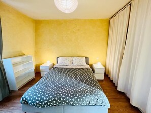 1 bedroom, WiFi, bed sheets - Le Marais : Sunny 4 Persons Flat (Paris)