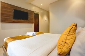 Classic Room | 1 bedroom, premium bedding, free WiFi, bed sheets - Hotel Sea Breeze (Mumbai)