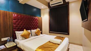 1 bedroom, premium bedding, free WiFi, bed sheets