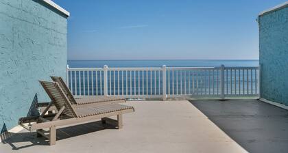 Pup-Friendly! Direct Oceanfront! Shorely Goodness: PierView 105 Oceanfront Condo