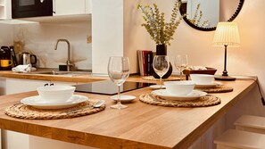 Fridge, microwave, coffee/tea maker, electric kettle - Click&Guest - Modern And Luxury Flat B in Telde (Telde)