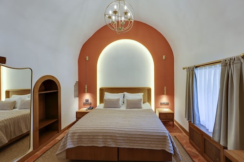 Silk Road Museum Hotel