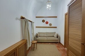 Family Suite | Minibar (some free items), desk, laptop workspace, soundproofing - Silk Road Museum Hotel (Tokat)