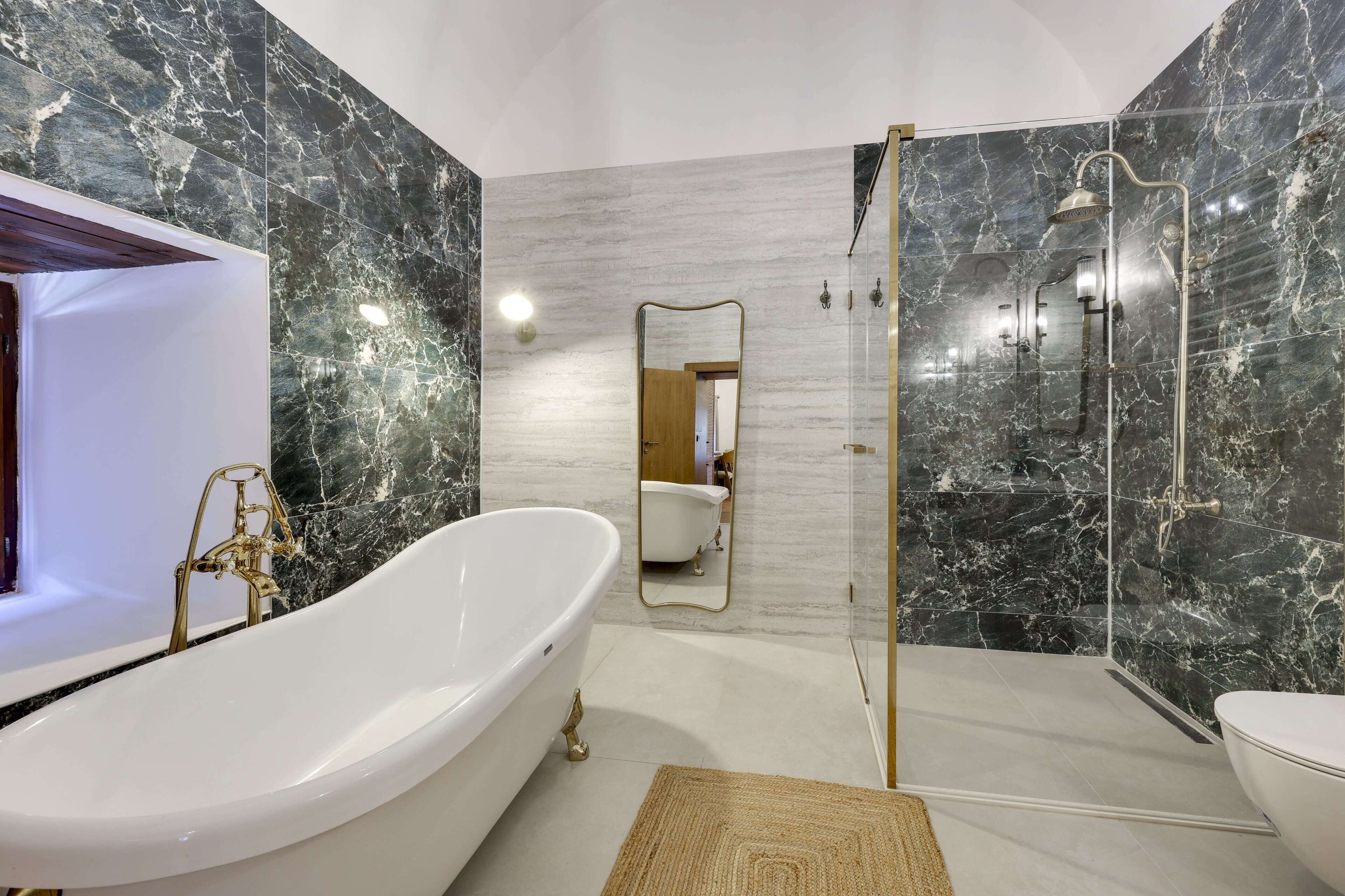Premium Room | Bathroom | Shower, rainfall showerhead, hair dryer, slippers