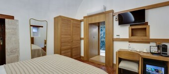 Silk Road Museum Hotel