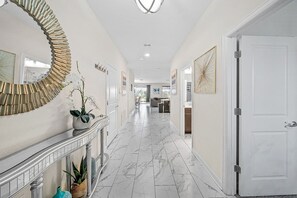 Interior - Clubhouse Disney LUXE:Karaoke, Heat Pool, Firepit, BBQ Grill, Arcades, PS5, XBOX (ChampionsGate)