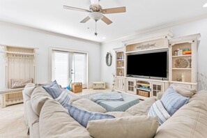 TV - 30A Gem | Rooftop Patio | Heated Pool (Santa Rosa Beach)
