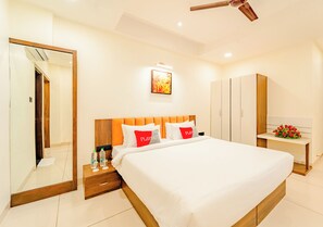 1 bedroom, desk, laptop workspace, free WiFi