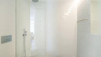 Cardiff 3B | Bathroom