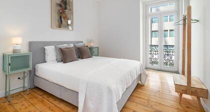 Brand new luxury apartment riverside