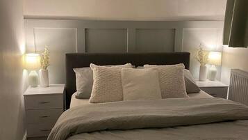 Rumah | 2 kamar tidur, setrika/meja setrika, Wi-Fi gratis, dan seprai linen