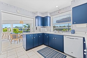 Fridge, microwave, oven, stovetop - Tropical Canal Home–Pool, Sun & Water Access: Paradise Cottage in LBK by RVA (Longboat Key)