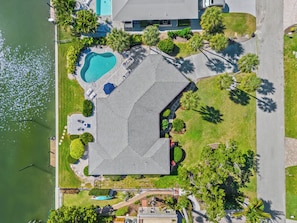 Exterior - Tropical Canal Home–Pool, Sun & Water Access: Paradise Cottage in LBK by RVA (Longboat Key)