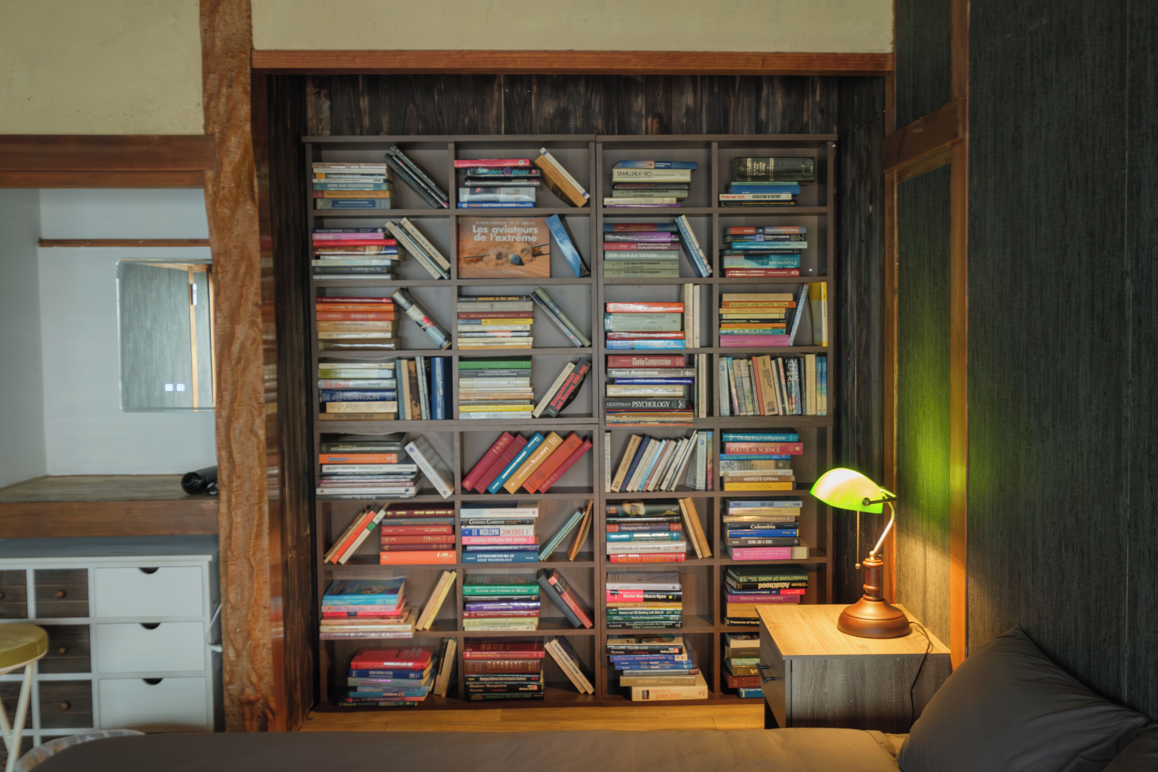 デザイン 4 人部屋（ペット可） | WiFi (無料)、ベッドシーツ