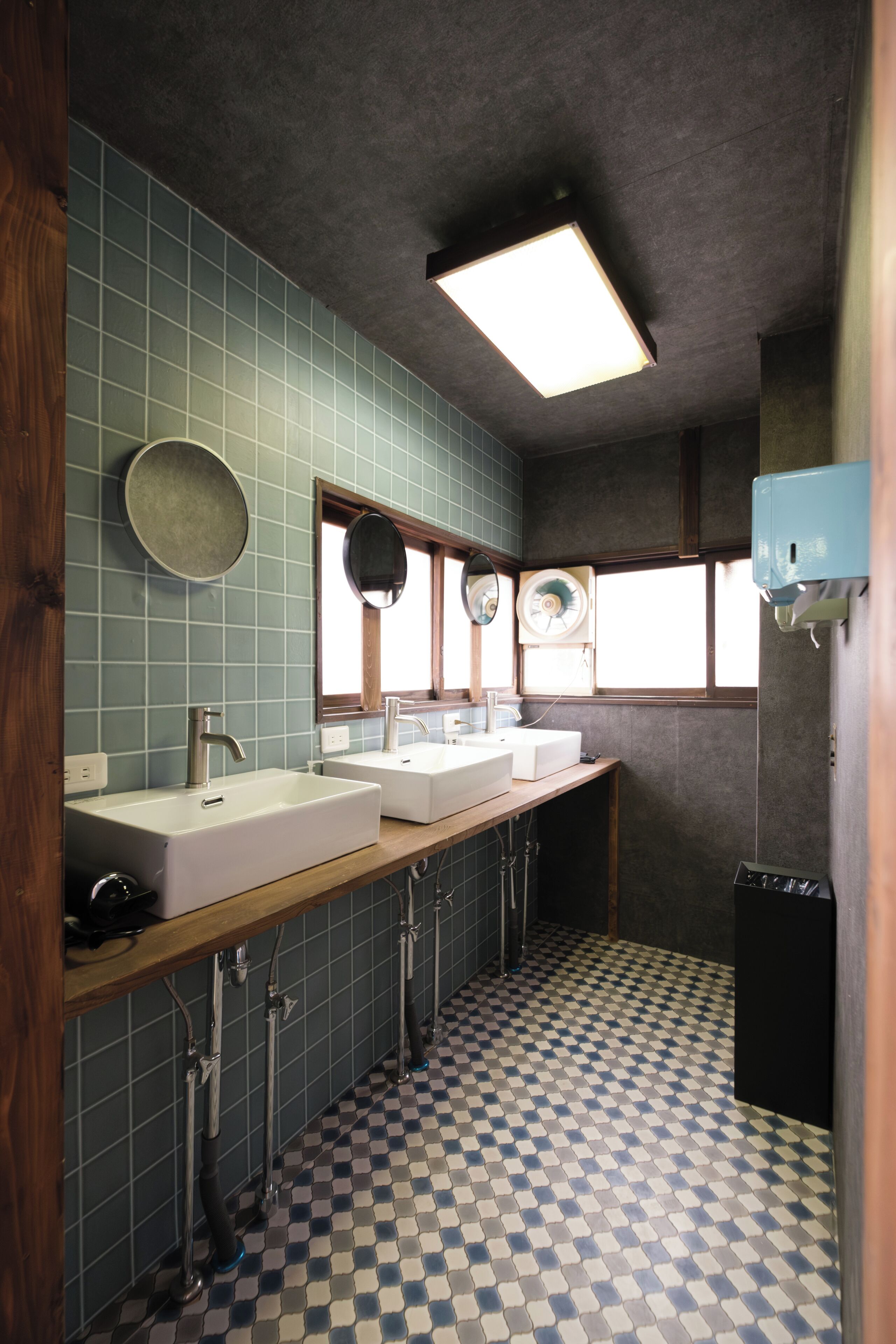 淋浴设施、拖鞋、毛巾