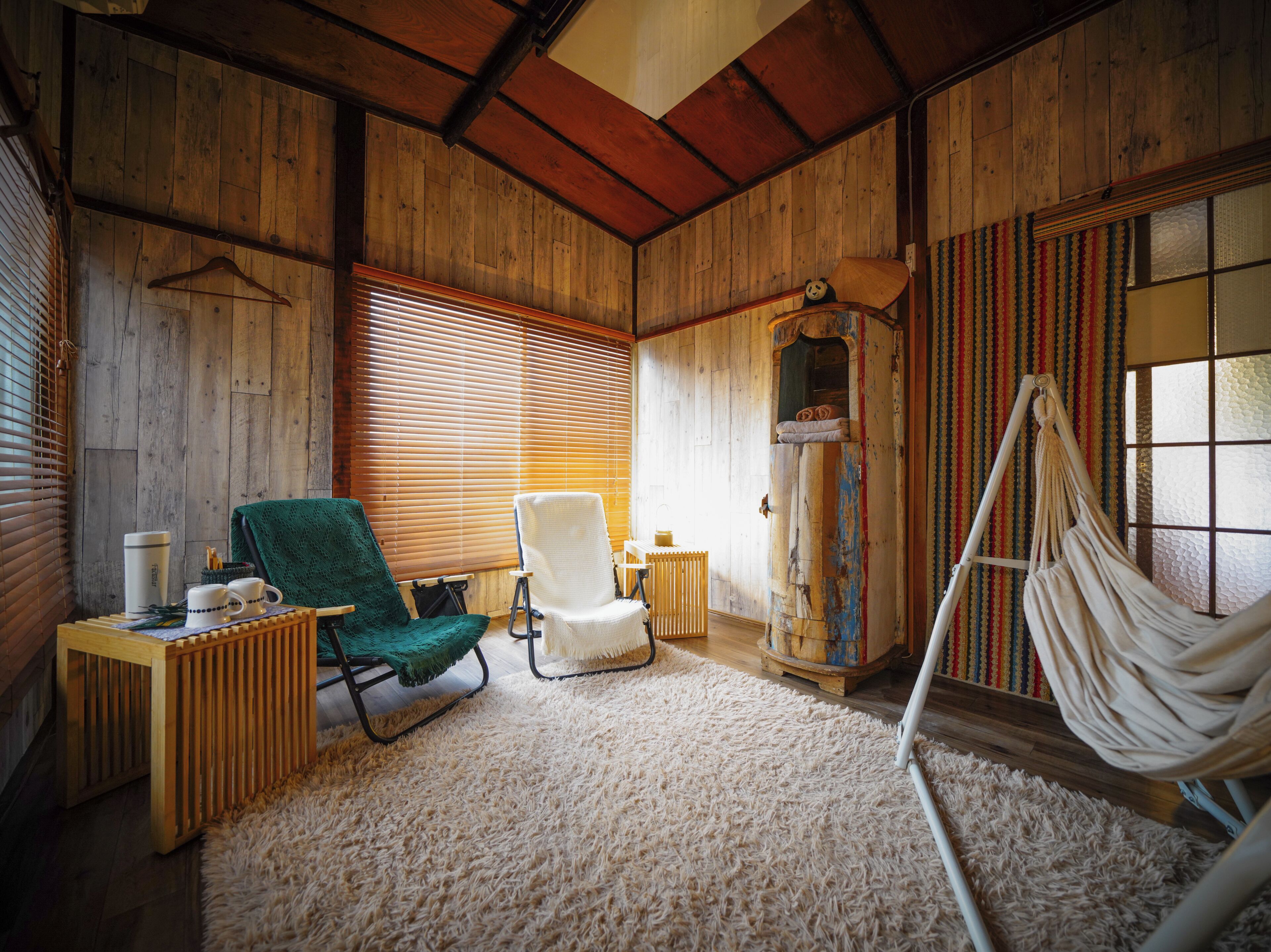 واي فاي مجانًا وملاءات أسرّة