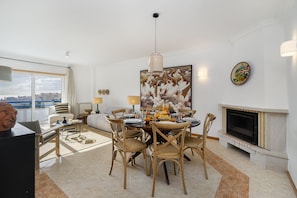 Living area - Sunset Views and Sea Breezes (Mafra)