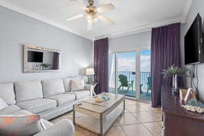 TV, DVD player - Gorgeous views with walkover to Gulf (Gulf Shores)