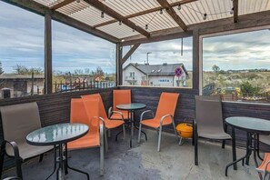 Dining - Cozy Apartment with Balcony | 5 minutes to the beach (Chłapowo)