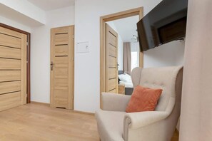1 bedroom, iron/ironing board, WiFi, bed sheets - Cozy Apartment with Balcony | 5 minutes to the beach (Chłapowo)