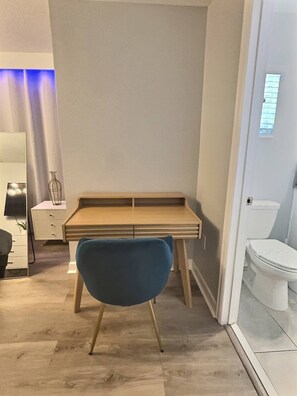 Hårføner og håndklær