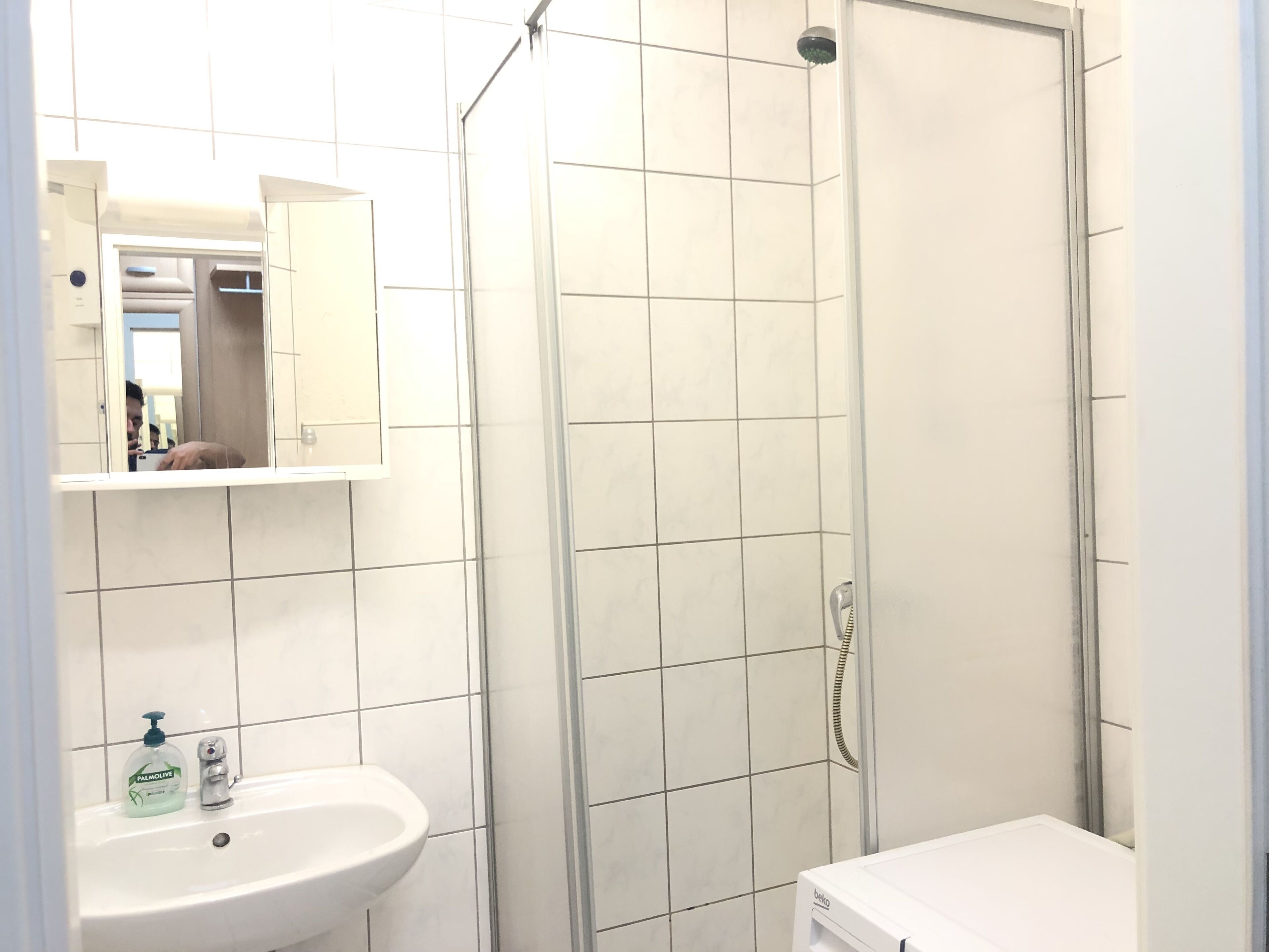 Apartment | Badezimmer | Dusche, Handtücher, Toilettenpapier