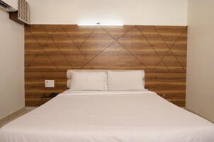 Ropa de cama de alta calidad, escritorio, wifi gratis y ropa de cama 