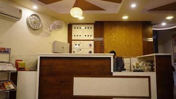Quầy tiếp tân