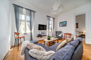 Family Apartment, Multiple Bedrooms (City Soul Apartment) | Living area