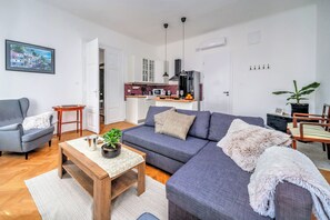 Family Apartment, Multiple Bedrooms (City Soul Apartment) | Living area | 21-inch flat-screen TV with cable channels, TV - City Soul Apartment (Zagreb)