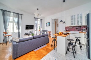 Family Apartment, Multiple Bedrooms (City Soul Apartment) | Living area | 21-inch flat-screen TV with cable channels, TV - City Soul Apartment (Zagreb)
