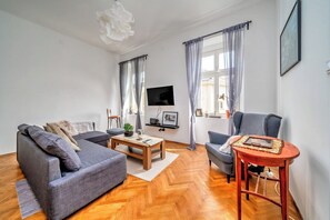 Family Apartment, Multiple Bedrooms (City Soul Apartment) | Living area | 21-inch flat-screen TV with cable channels, TV - City Soul Apartment (Zagreb)