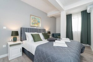 3 bedrooms, desk, iron/ironing board, travel cot - Modern urban villa for perfect vacation ! (Dubravka)