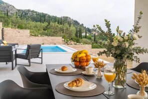 Outdoor dining - Modern urban villa for perfect vacation ! (Dubravka)